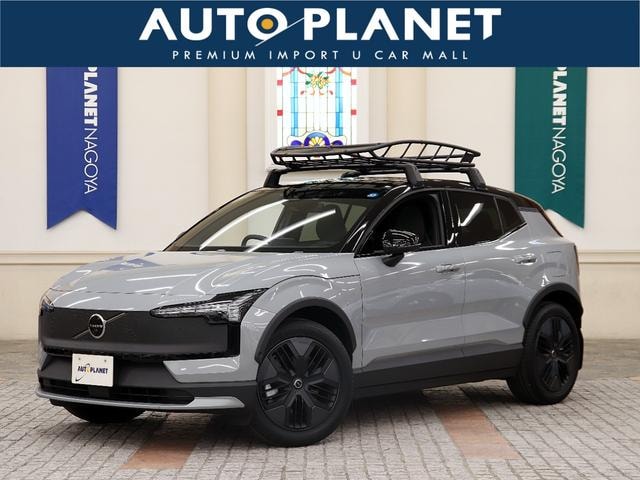 Volvo EX30 2025 — фото автомобиля 1