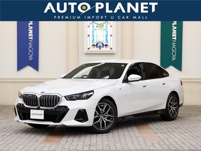 Bmw 5 SERIES 2024 — фото автомобиля 1