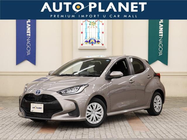 Toyota YARIS 2021 — фото автомобиля