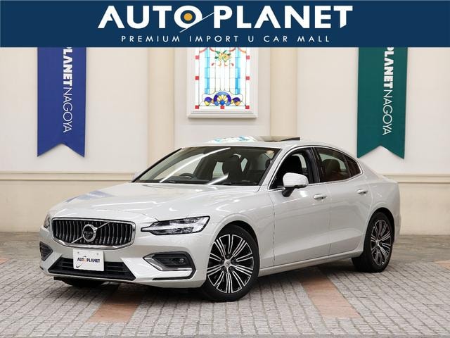 Volvo S60 2022 — фото автомобиля