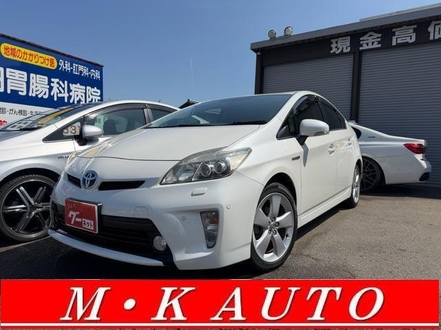 Toyota PRIUS 2013 — фото автомобиля 1