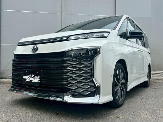 Toyota VOXY 2024 — фото автомобиля 1