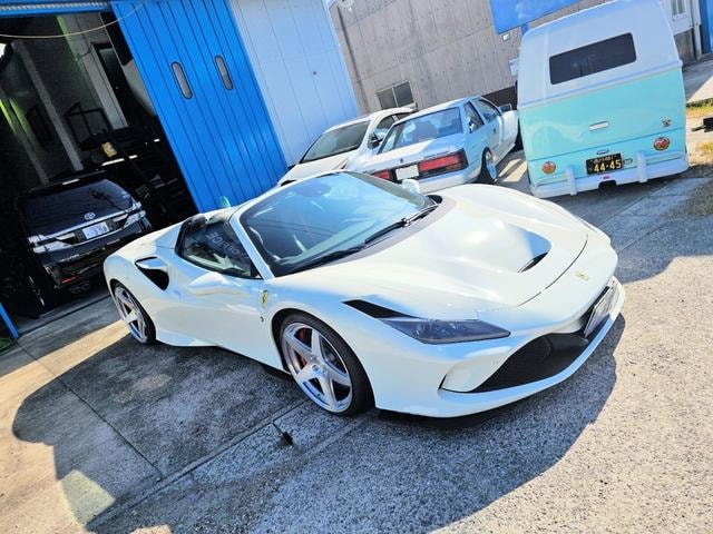 Ferrari F8 SPIDER 2020 — фото автомобиля
