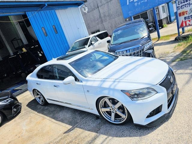 Lexus LS 2011 — фото автомобиля 1