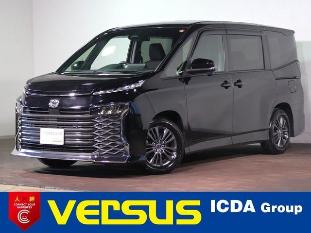 Toyota VOXY 2022 — фото автомобиля 1