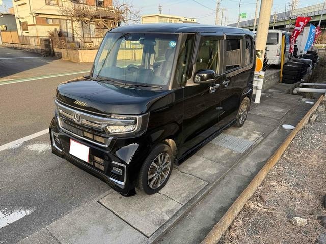 Honda N-BOX CUSTOM 2022 — фото автомобиля 1