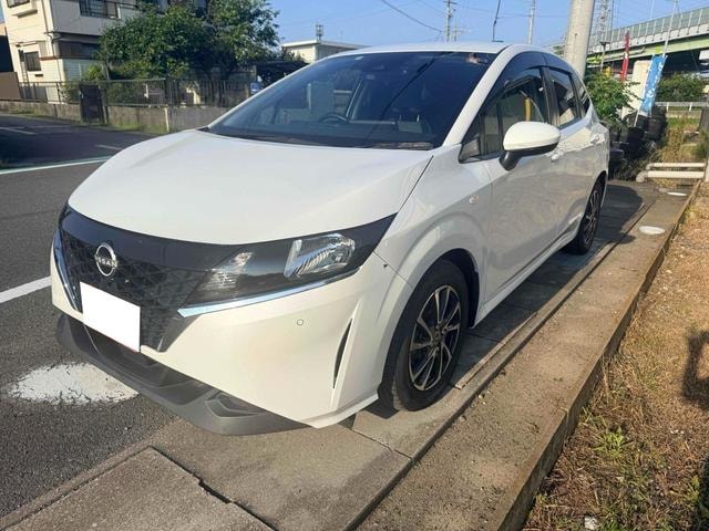Nissan NOTE 2022 — фото автомобиля 1