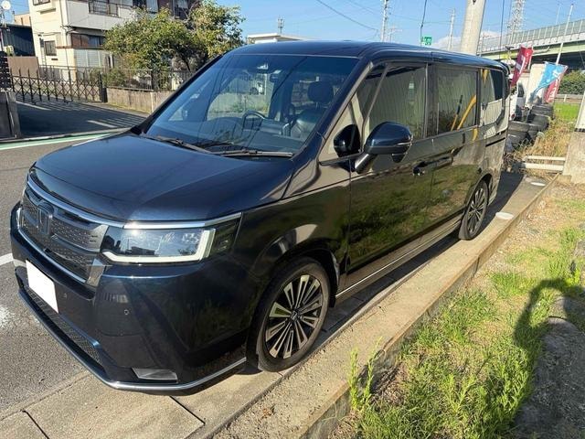 Honda STEPWAGON 2023 — фото автомобиля 1