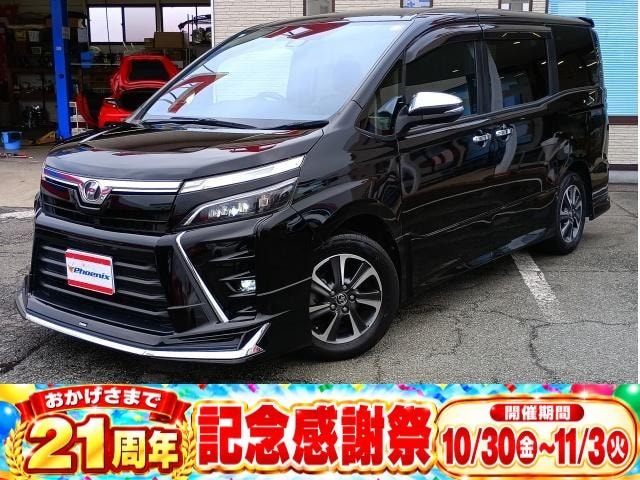 Toyota VOXY 2018 — фото автомобиля 1