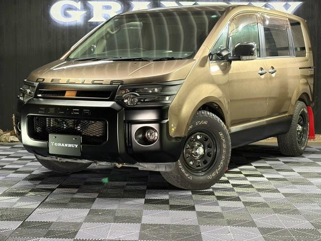 Mitsubishi DELICA D:5 2011 — фото автомобиля