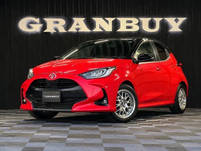 Toyota YARIS 2020 — фото автомобиля 1