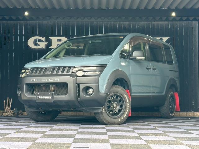 Mitsubishi DELICA D:5 2012 — фото автомобиля 1