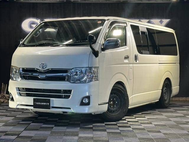 Toyota HIACE VAN 2011 — фото автомобиля 1