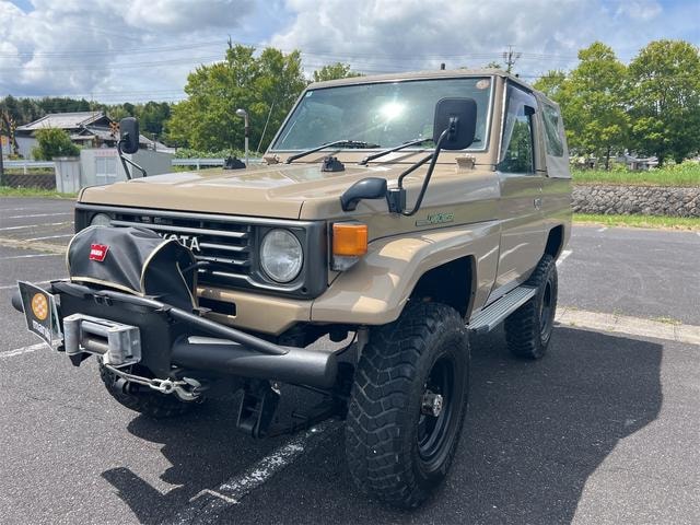 Toyota LAND CRUISER 70 1997 — фото автомобиля