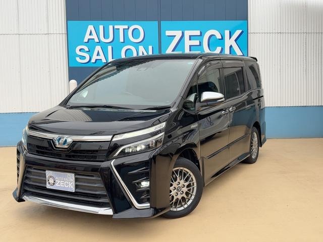 Toyota VOXY 2018 — фото автомобиля 1