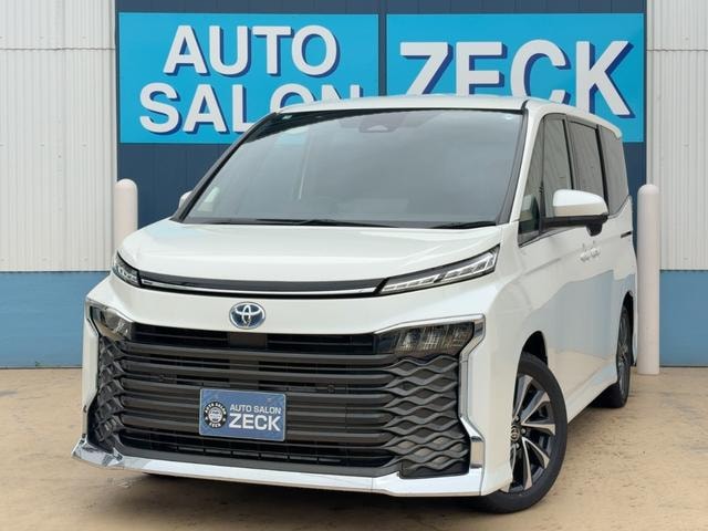 Toyota VOXY 2022 — фото автомобиля 1