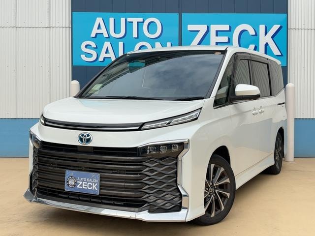 Toyota VOXY 2022 — фото автомобиля