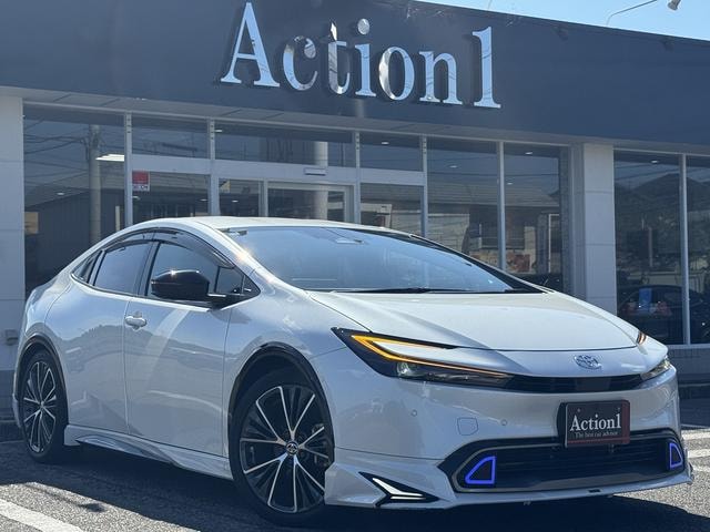 Toyota PRIUS 2023 — фото автомобиля 1