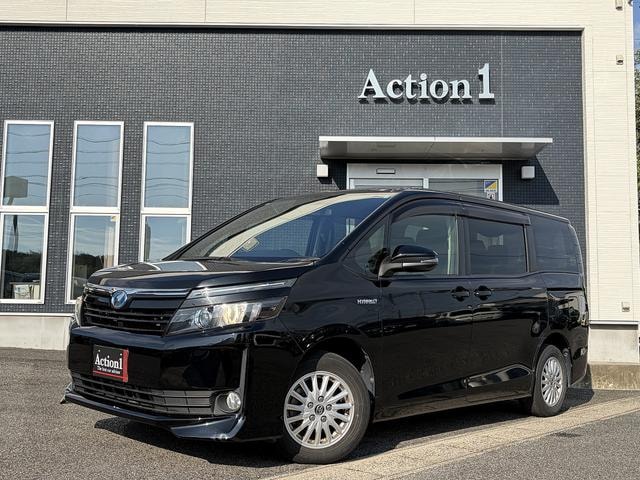 Toyota VOXY 2015 — фото автомобиля 1