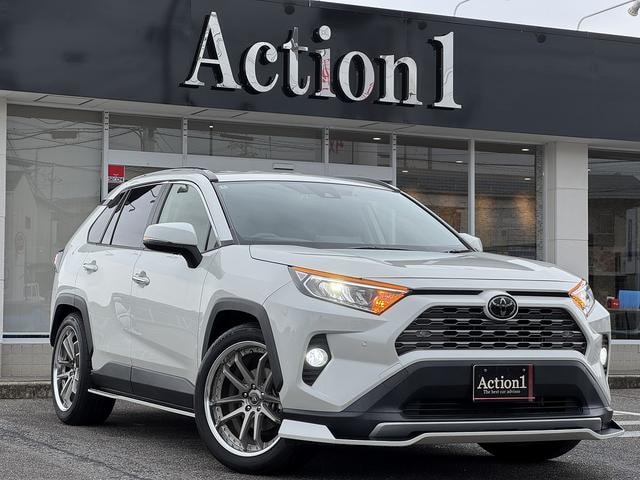 Toyota RAV4 2020 — фото автомобиля 1