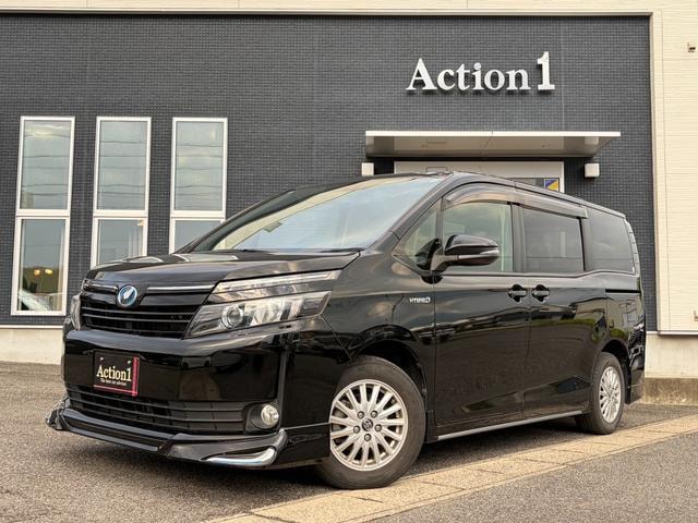 Toyota VOXY 2015 — фото автомобиля 1