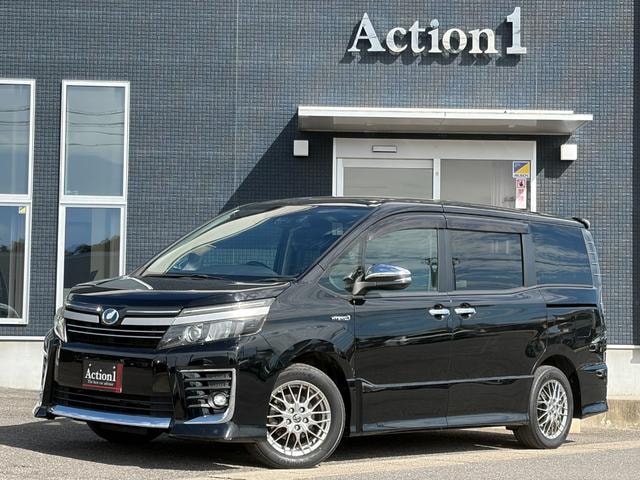 Toyota VOXY 2017 — фото автомобиля