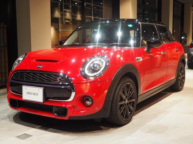 Mini  2020 — фото автомобиля