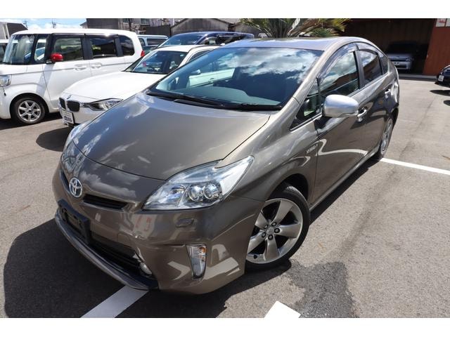 Toyota PRIUS 2013 — фото автомобиля 1
