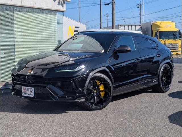 Lamborghini URUS 2024 — фото автомобиля