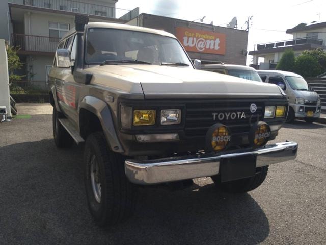 Toyota LAND CRUISER 60 1989 — фото автомобиля