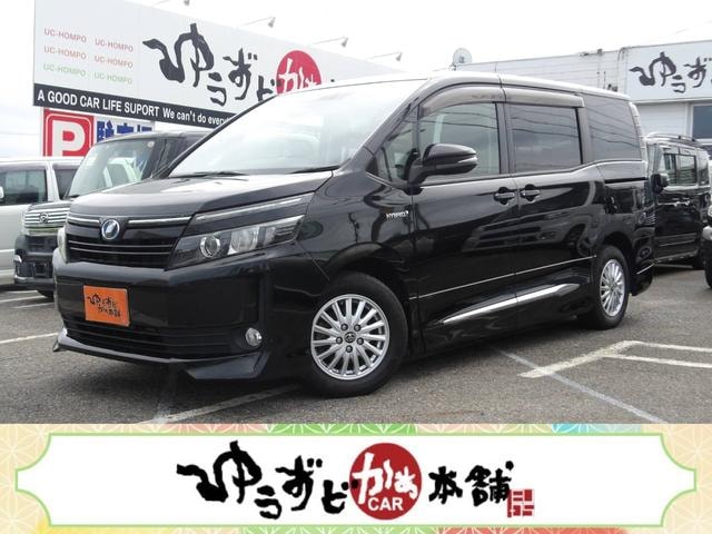 Toyota VOXY 2014 — фото автомобиля 1