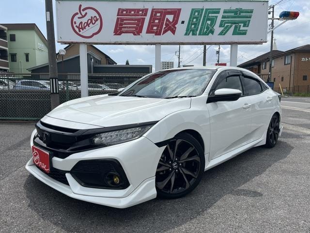 Honda CIVIC 2018 — фото автомобиля 1