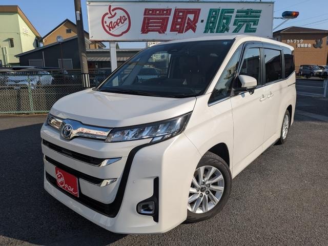 Toyota NOAH 2023 — фото автомобиля 1
