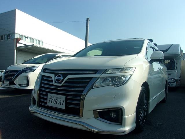 Nissan ELGRAND 2015 — фото автомобиля