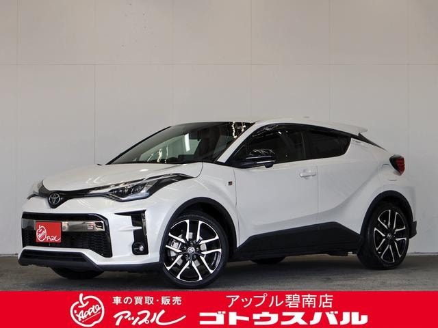 Toyota C-HR 2023 — фото автомобиля