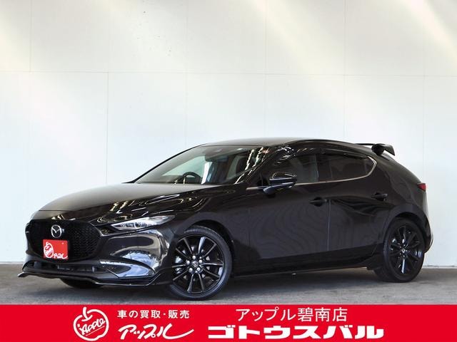 Mazda 3 FASTBACK 2023 — фото автомобиля
