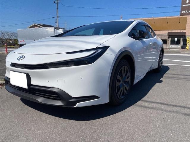 Toyota PRIUS 2023 — фото автомобиля 1