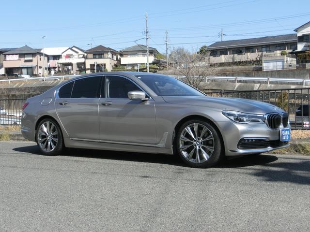 Bmw 7 SERIES 2017 — фото автомобиля 1