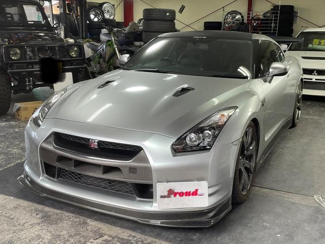 Nissan GT-R 2008 — фото автомобиля