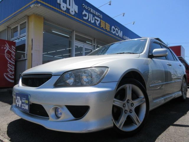 Toyota ALTEZZA GITA 2004 — фото автомобиля