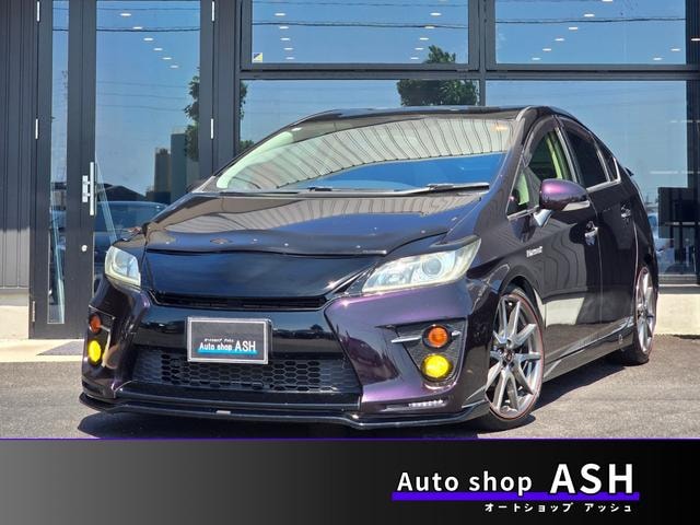 Toyota PRIUS 2012 — фото автомобиля 1