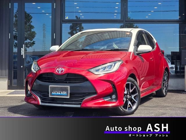 Toyota YARIS 2020 — фото автомобиля