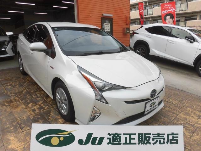 Toyota PRIUS 2017 — фото автомобиля 1