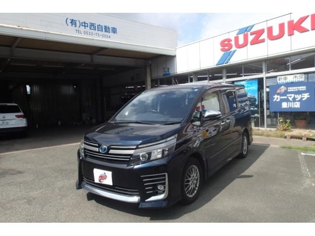 Toyota VOXY 2017 — фото автомобиля