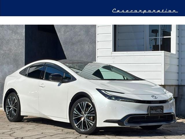Toyota PRIUS 2023 — фото автомобиля