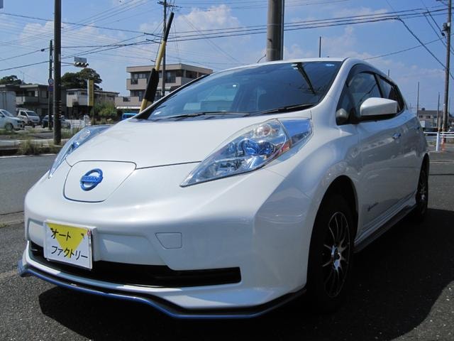 Nissan LEAF 2017 — фото автомобиля 1