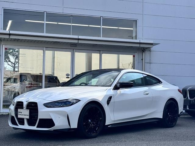 Bmw M4 2025 — фото автомобиля