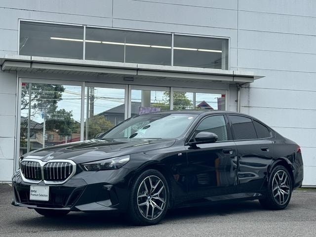 Bmw 5 SERIES 2024 — фото автомобиля