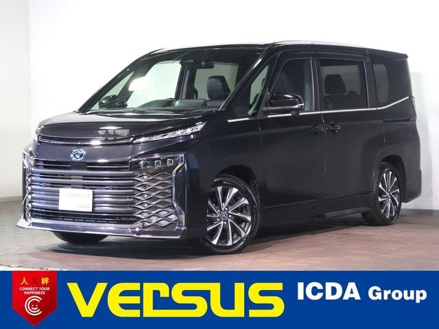 Toyota VOXY 2022 — фото автомобиля 1