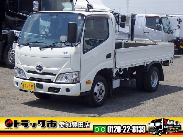 Hino DUTRO 2022 — фото автомобиля 1